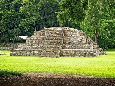 copan-temple-4-in-main-plaza-mctours copan temple 4 in main plaza mctours