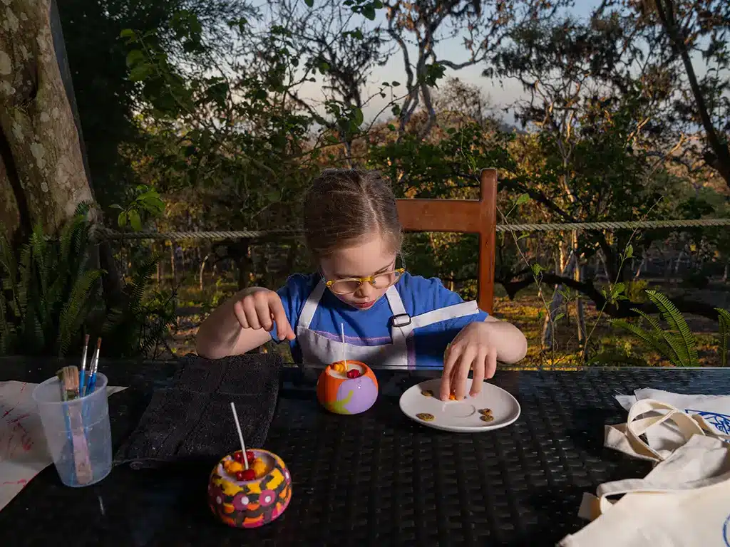 Galapagos-Safari-Camp-_-kids-club-_-candle-making Galapagos Safari Camp kids club candle making
