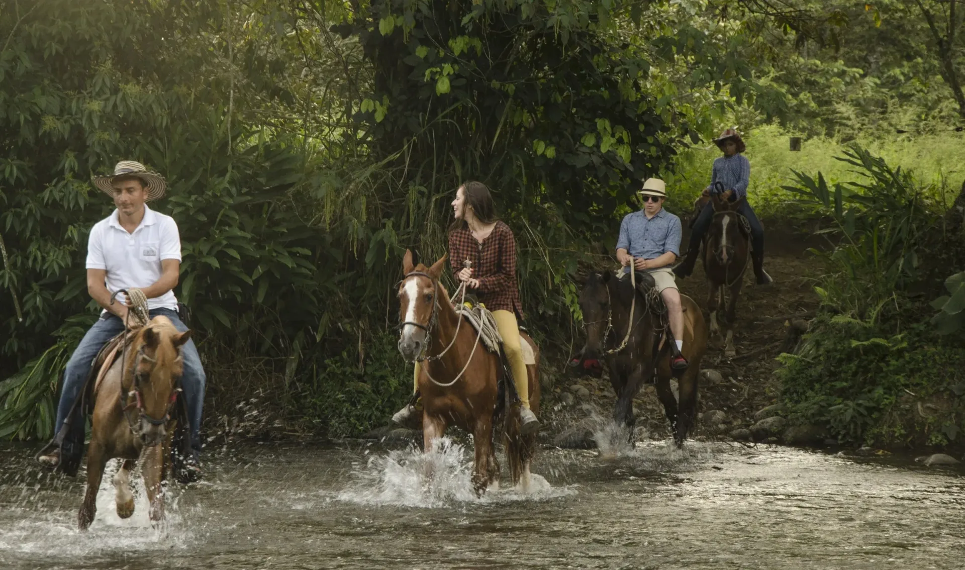 Hacienda Bambusa Horseback riding 03