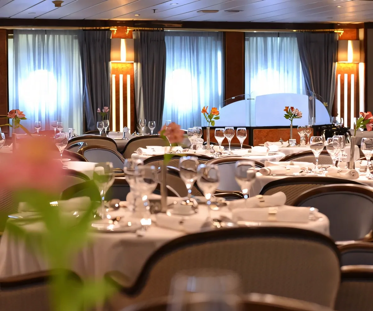 axxi_dining-room-2-heb-sky-low-res axxi dining room 2 heb sky low res