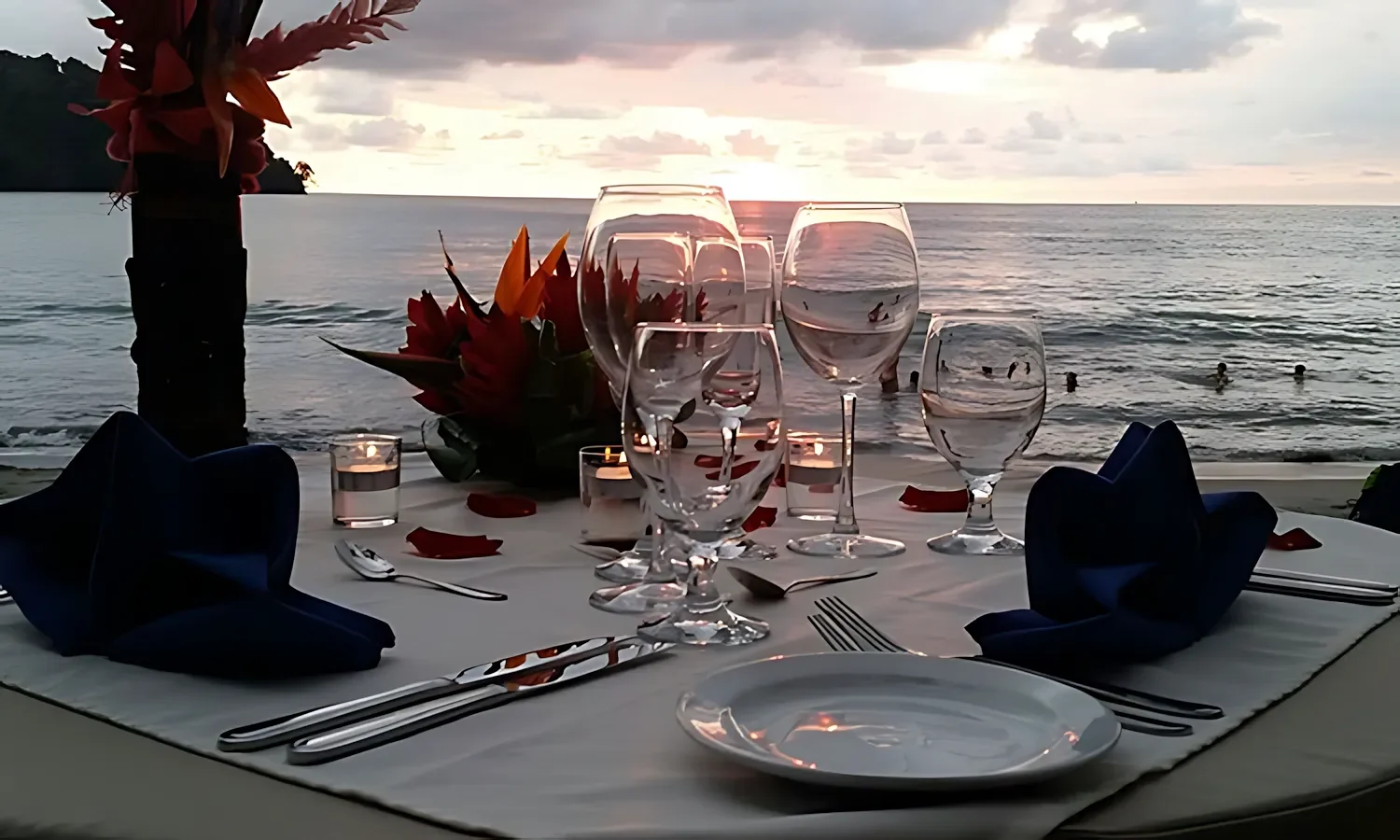 beach-dining1 beach dining1