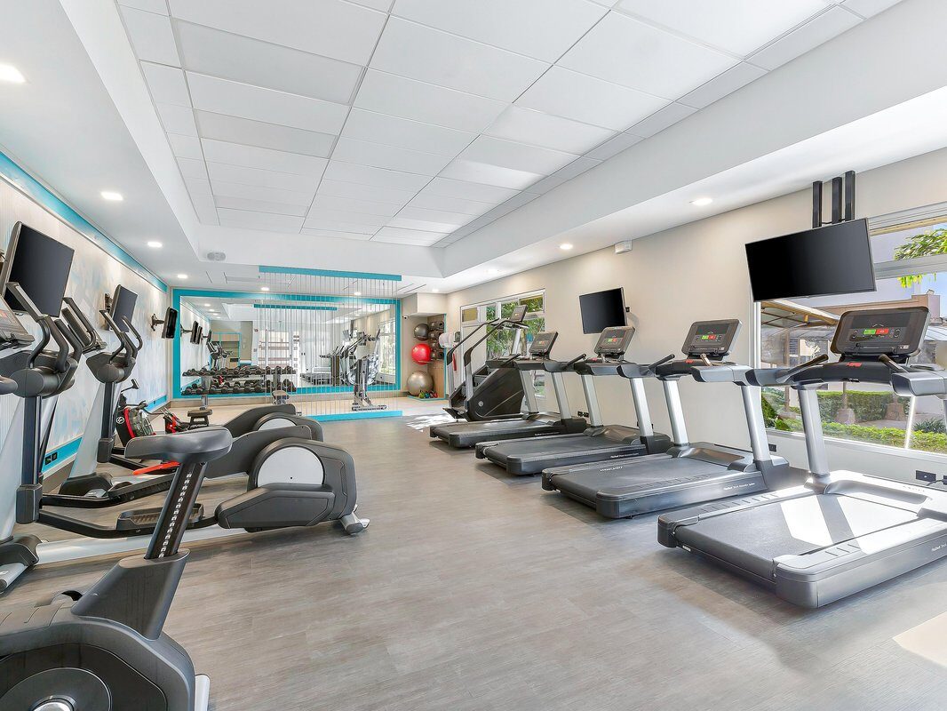 Crowne Plaza San Jose Corobici Fitness Center Crowne Plaza San Jose Corobici Fitness Center
