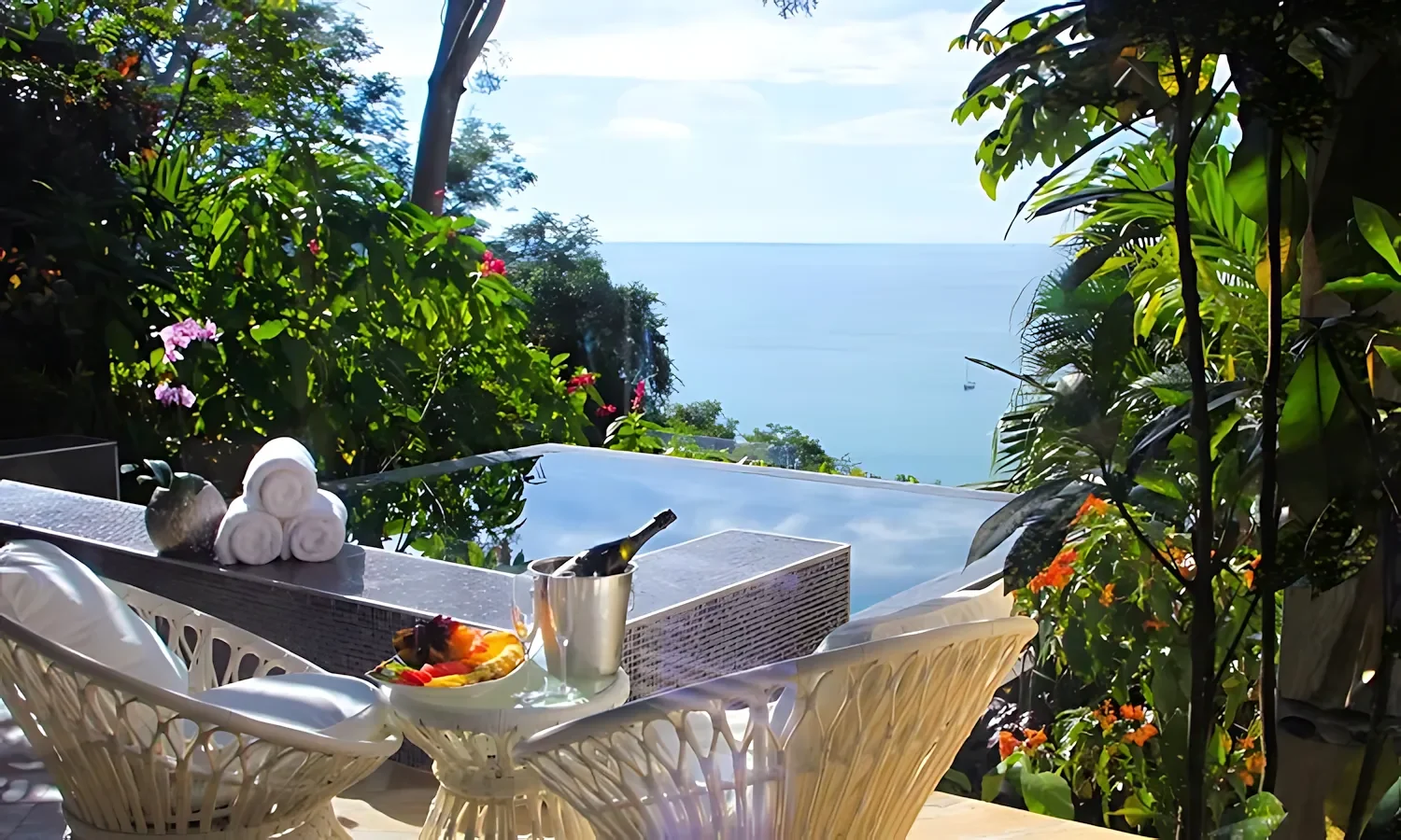 honeymoon-suite-with-private-pool honeymoon suite with private pool