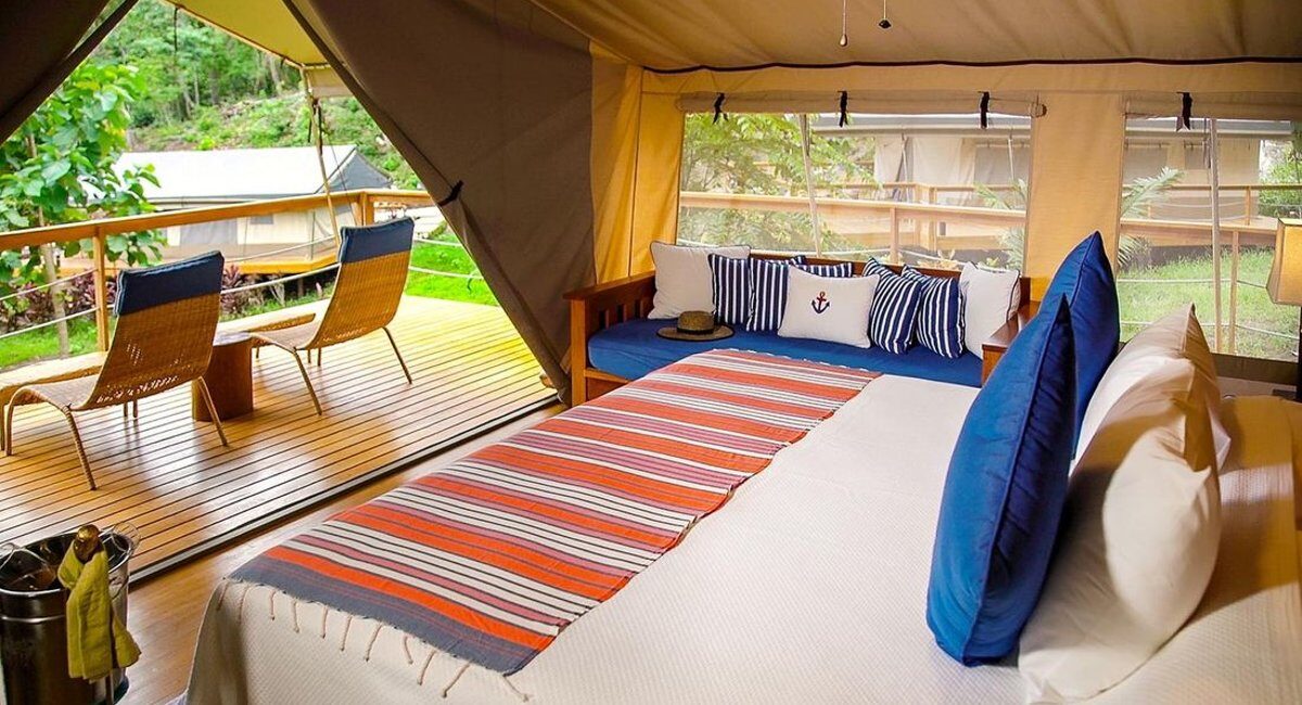 Isla Chiquita Glamping Hotel - Puntarenas, Costa Rica islachiquitatentinteriorbeddeck 2 orig