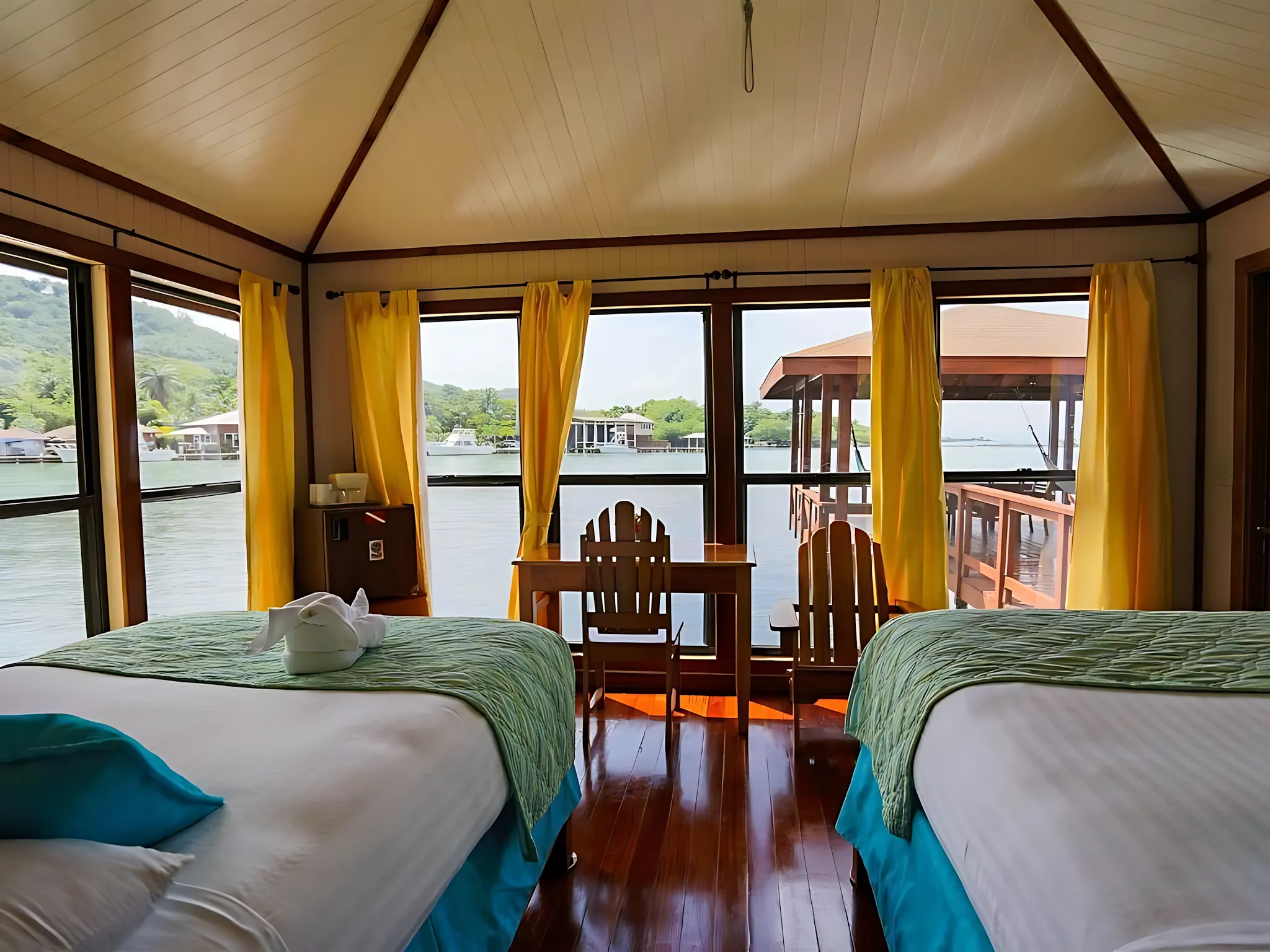 Anthony's Key Resort - Sandy Bay, Honduras key superior