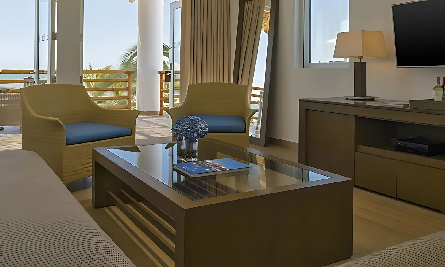 lux3513gr-206007-suite-solarium-ocean-front-view-med lux3513gr 206007 suite solarium ocean front view med
