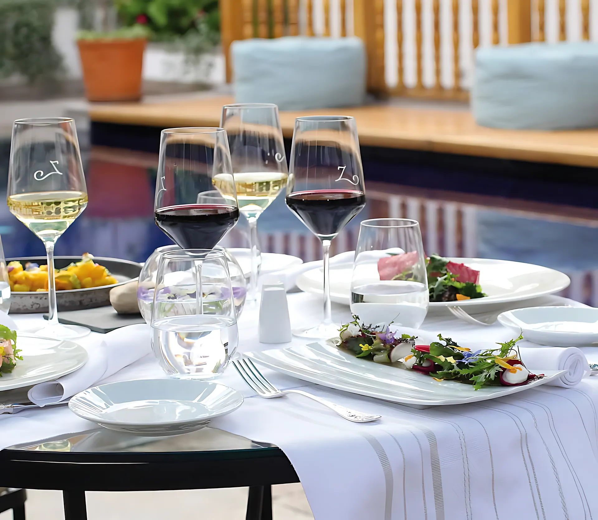 naz din restaurant senzo02 960x835 1