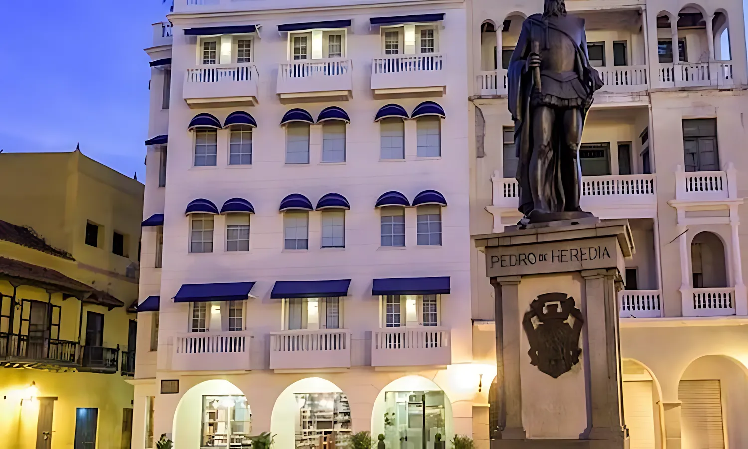 nh royal urban cartagena 003 facade