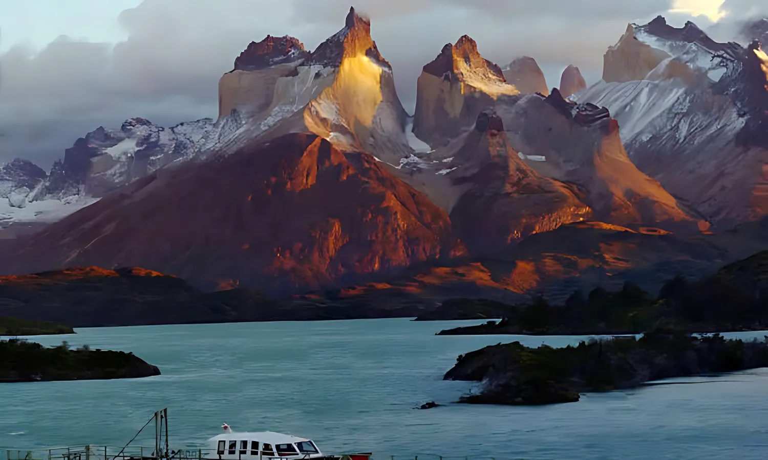 patagonia_explora_mountains-and-dock patagonia explora mountains and dock