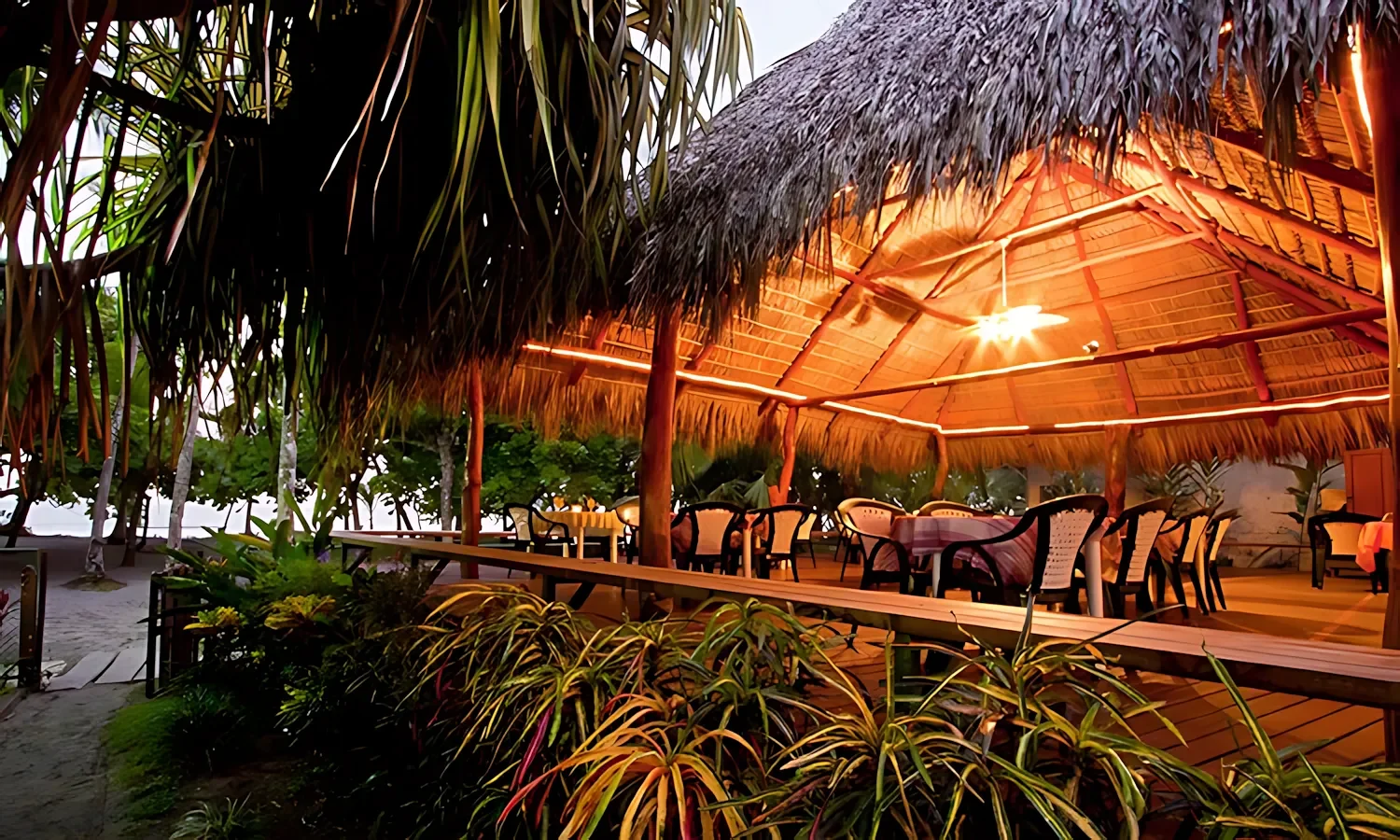 Karahe Beach Hotel - Manuel Antonio, Costa Rica pg 5