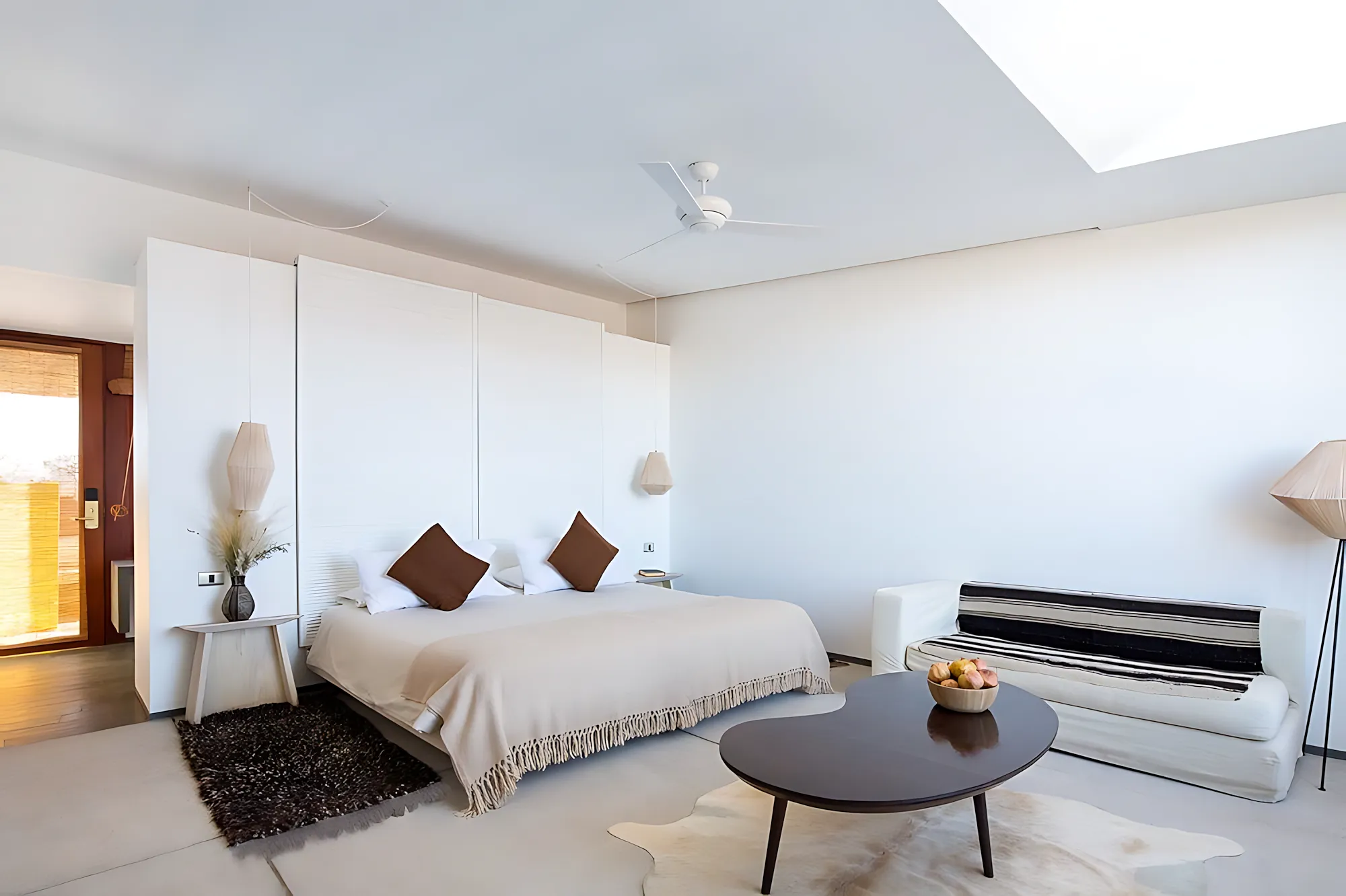 poniente room