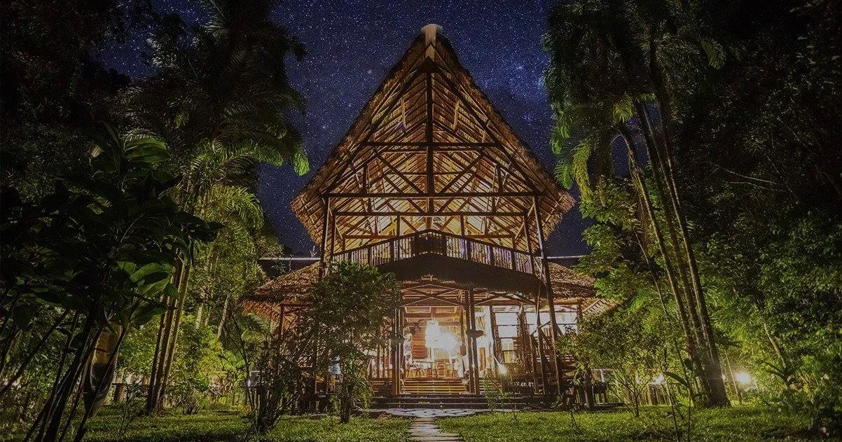 refugio amazonas front