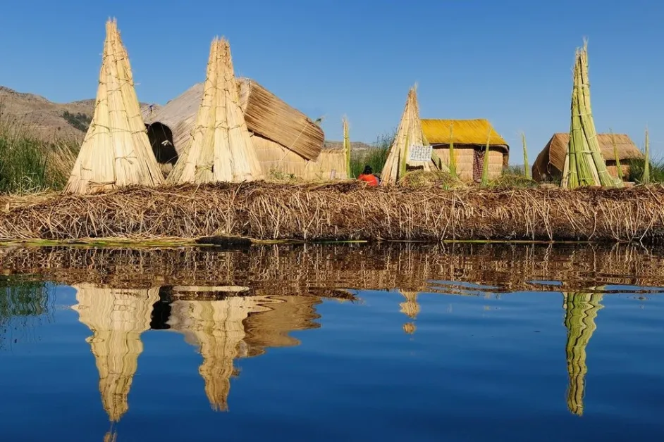 uros islands on the titicaca lake